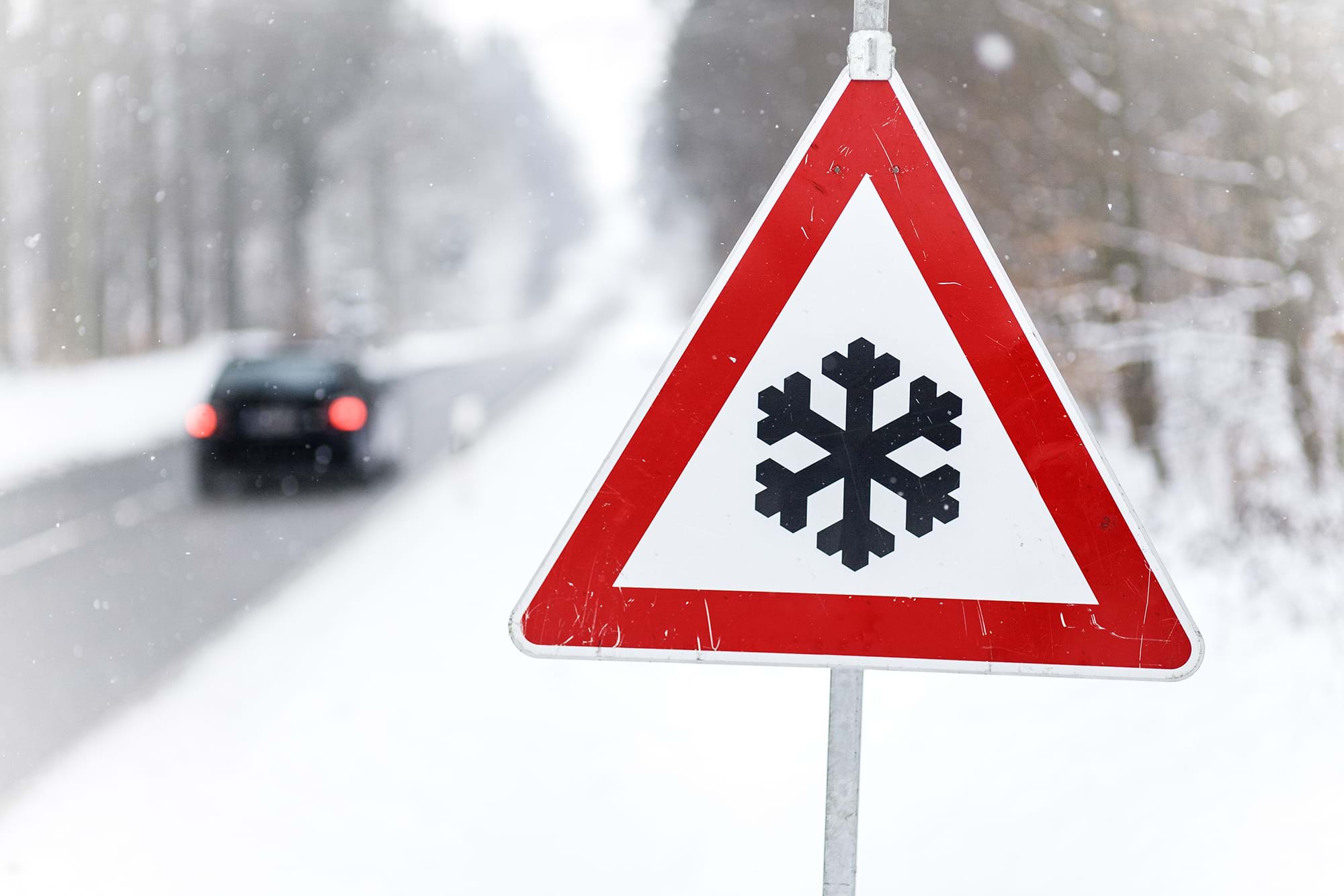 warning for ice on the road